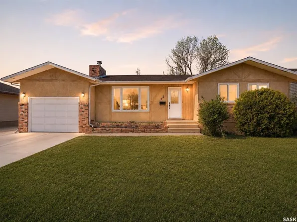 22 Edelweiss CRESCENT, Moose Jaw, SK S6J 1E5