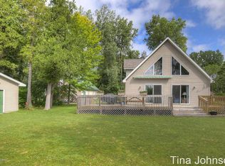 4757 Stephens Dr, Six Lakes, MI 48886