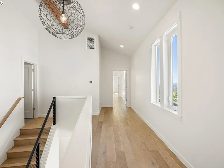 3718 SW Hillside Dr — Photo 20
