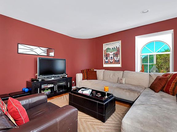 4th image of 714 Sunnyhill Dr