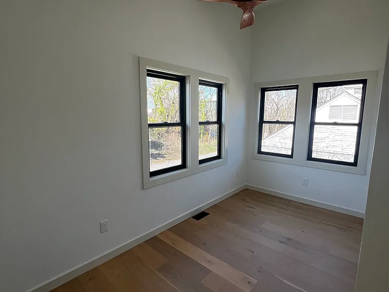 1 Brownwood Ave — Photo 11