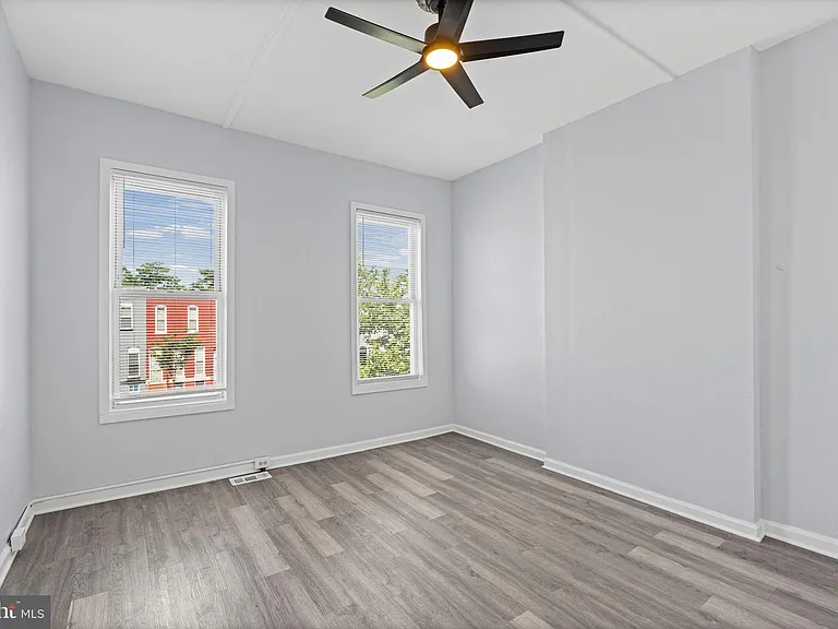1669 N Milton Ave — Photo 15