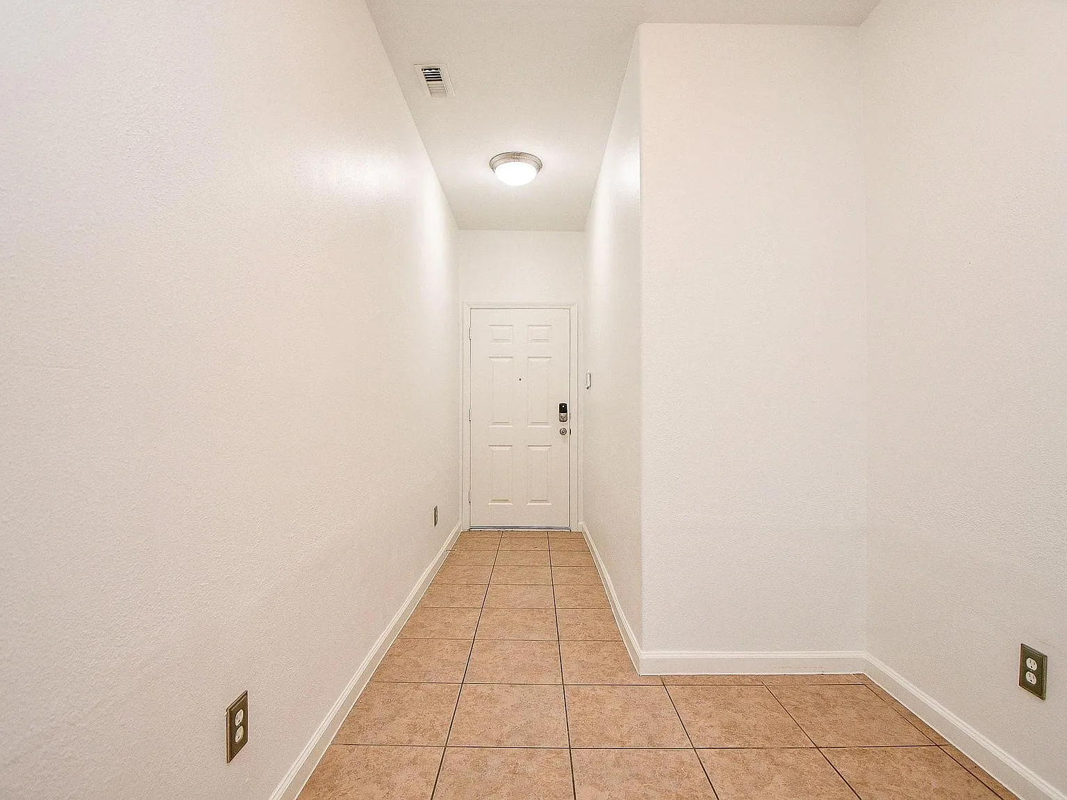 3 bed, 2.5 bath, 1668 sqft, $1,950 — Photo 4