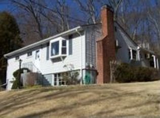 284 Nonopoge Rd, Fairfield, CT 06825