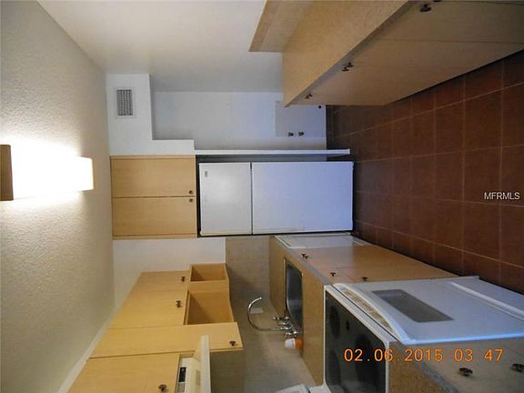 5th image of 265 114th Ave N Unit 3