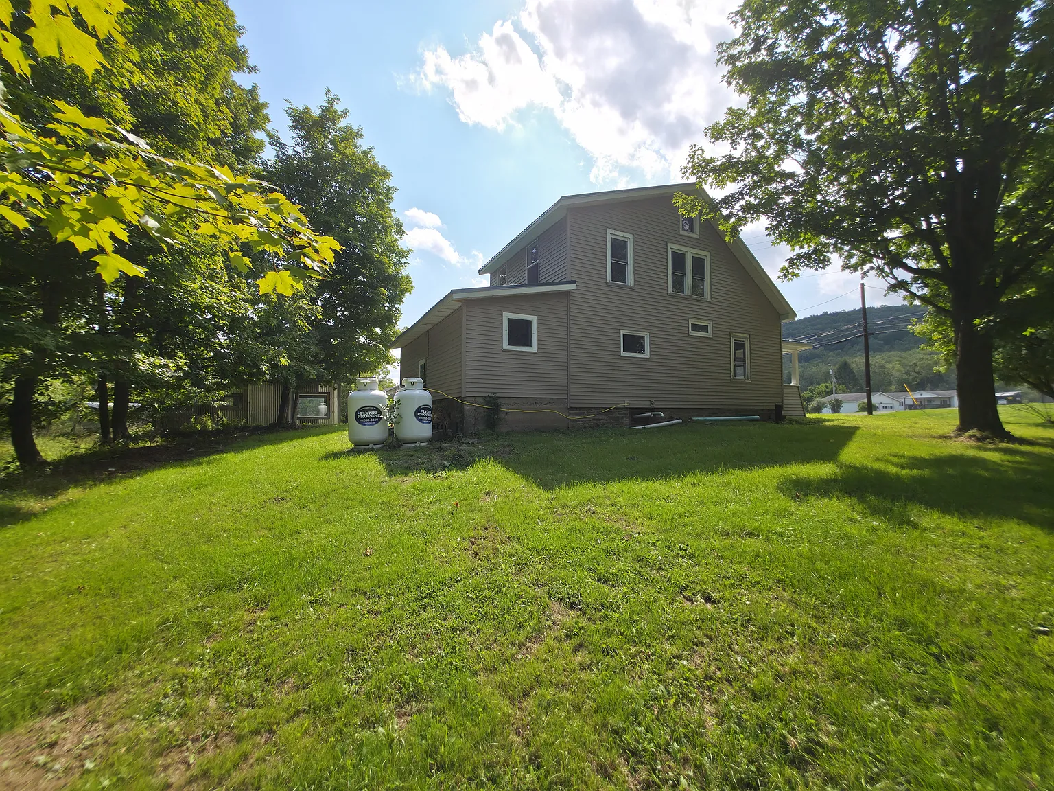 3 bed, $1,600 — Photo 3