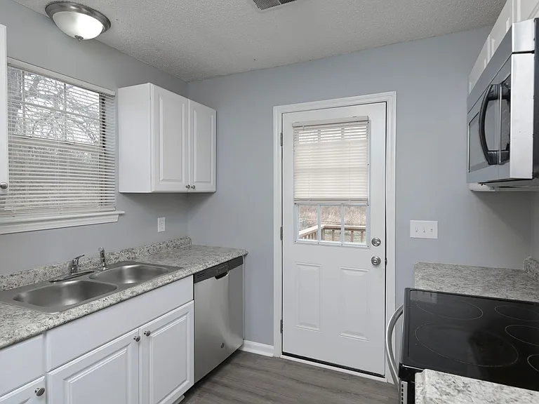 233 Braewick Rd — Photo 10