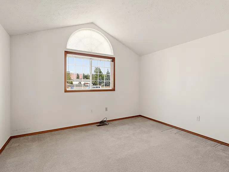 8823 N Pamela St — Photo 15