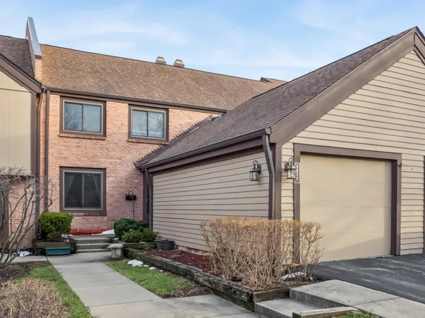 1217 Franklin Ln, Buffalo Grove, IL 60089