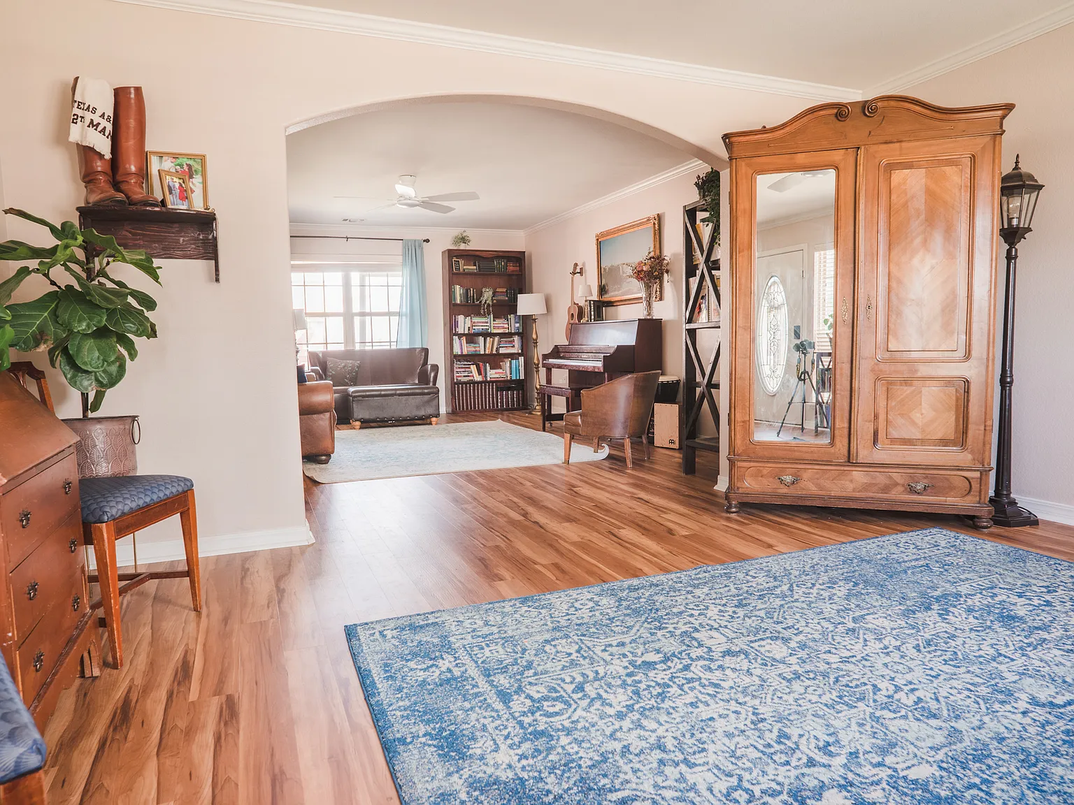 4 bed, 2.5 bath, 2283 sqft, $2,800 — Photo 4