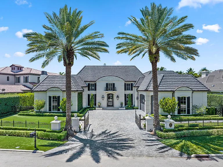 377 E Coconut Palm Rd — Photo 1