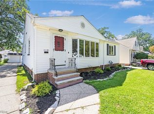 10185 Chesterfield Dr, Parma Heights, OH 44130