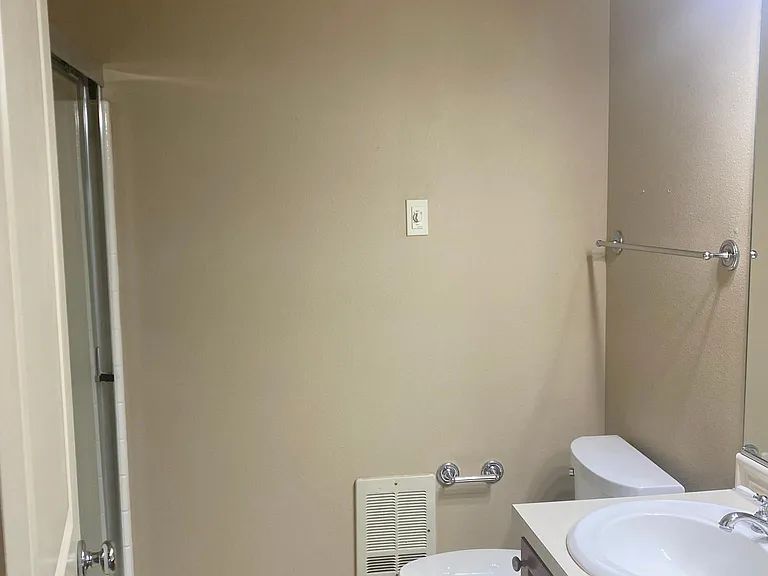2145 NE 50th Way #2145 — Photo 16