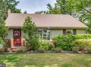 352 E Stafford Ave, Laurel Springs, NJ 08021