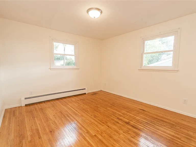 5 Adeane Dr W — Photo 13