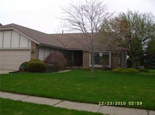1153 Laura Ln, Oregon, OH 43616