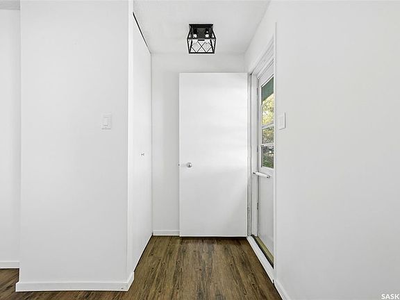 3rd image of 187 Read AVENUE
