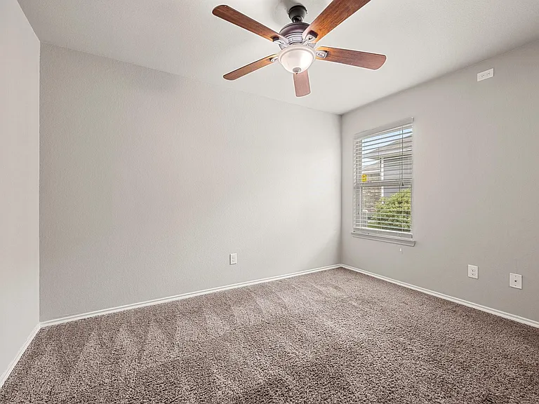 1945 Briar Grove Dr — Photo 16
