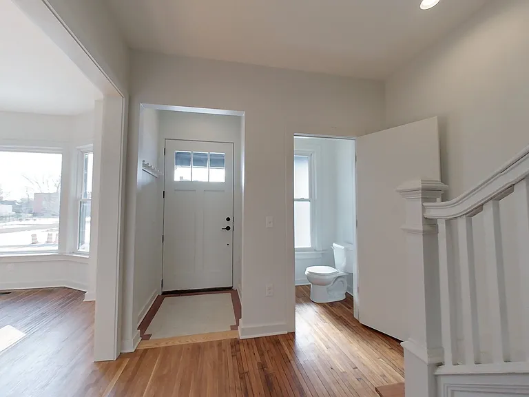 7243 Kercheval Ave #D — Photo 3