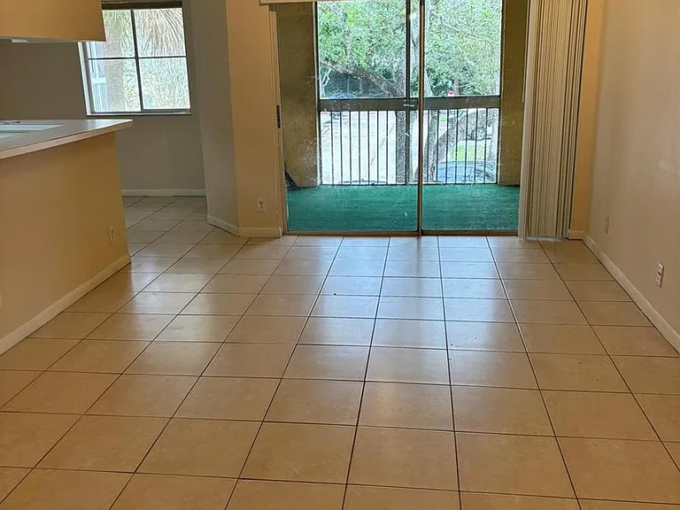 9833 Westview Dr #822 — Photo 8