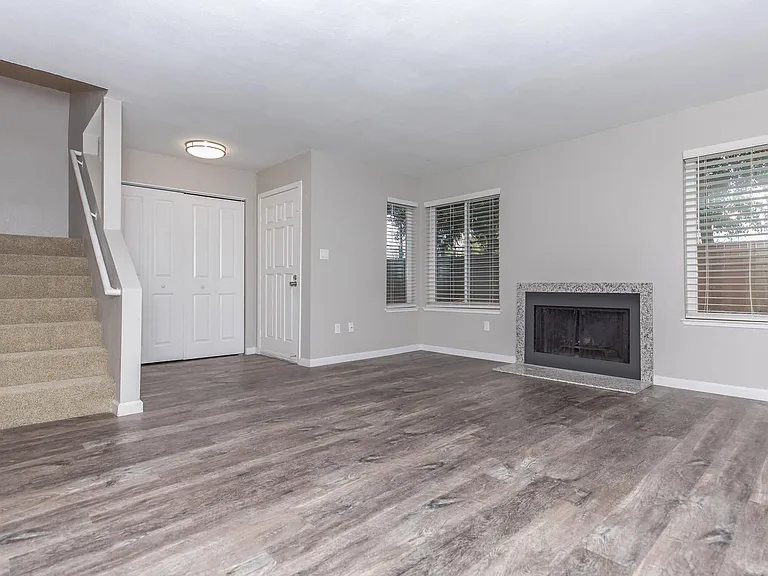 54 Quay Ct — Photo 100