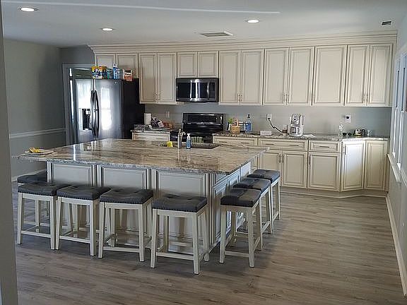 3rd image of 252 Elon Ct