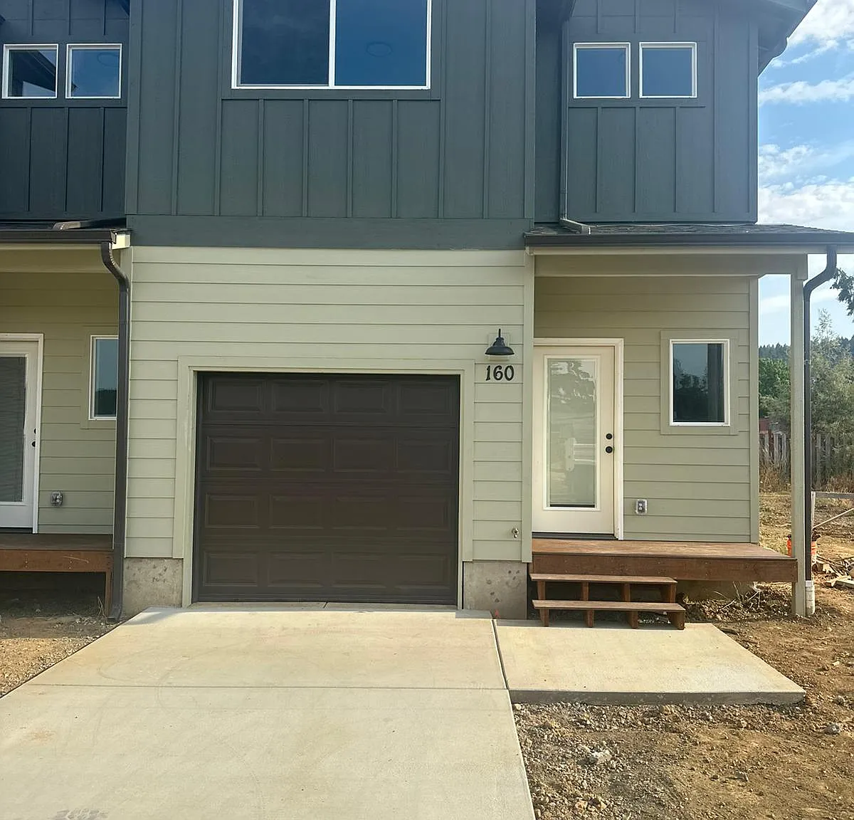 160 Allison Ave — Photo 1
