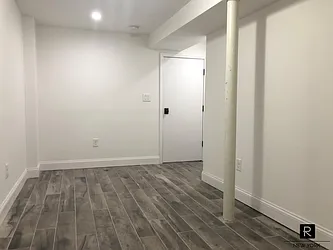 Rented by R New York