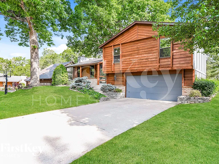 2 Forest Glade Ct — Photo 2
