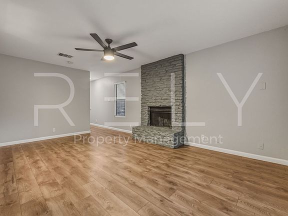 5th image of 411 Parkhill Cv