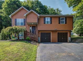 305 Emann Dr, Camillus, NY 13031