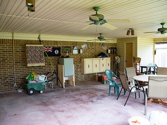5th image of 419 S 15th St