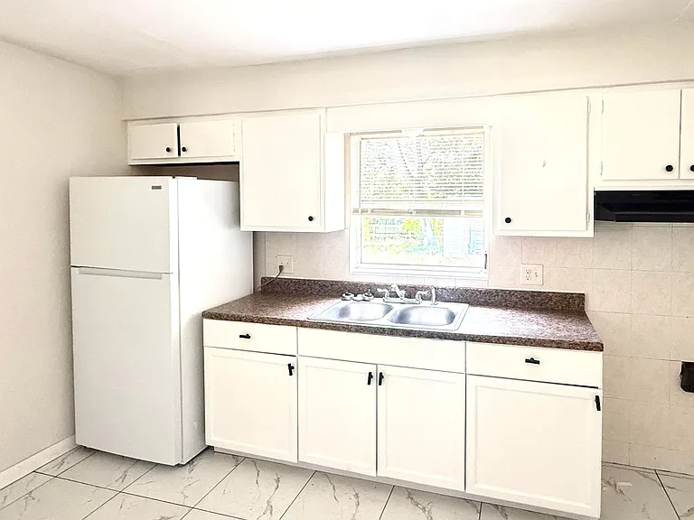 31 S Barbour St — Photo 7
