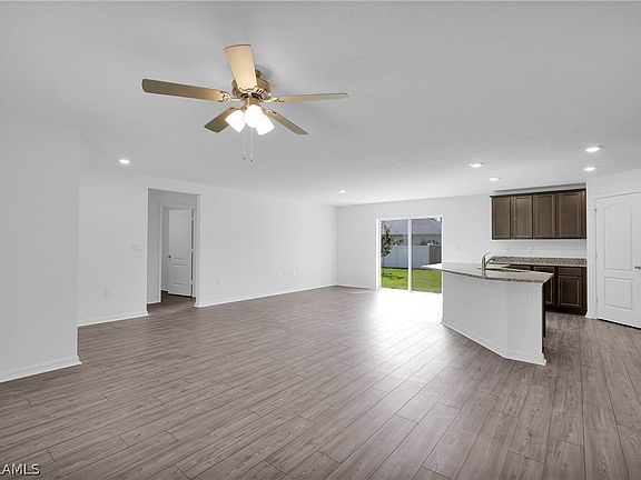 4th image of 4014 Garden Blvd