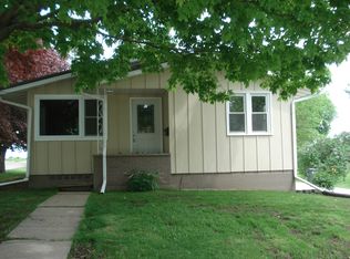 401 3rd Ave NE, Waukon, IA 52172