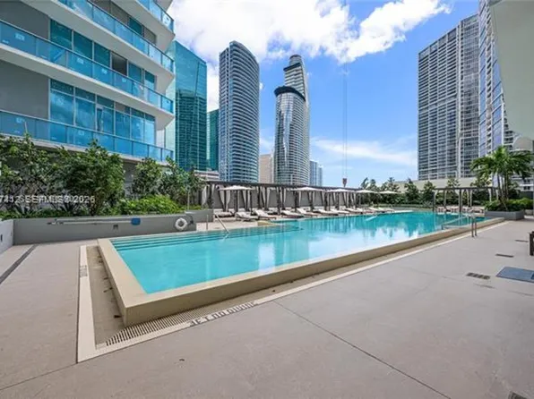 77 SE 5th St, Miami, FL