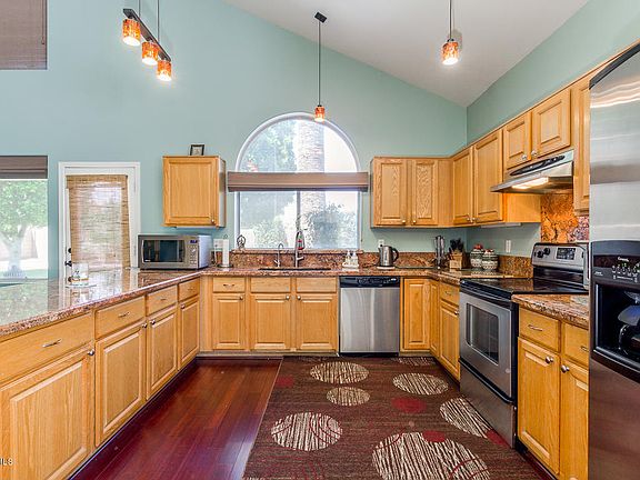 3rd image of 408 N Sicily Pl