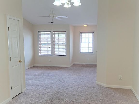 3rd image of 4513 Country Club Rd Unit B202