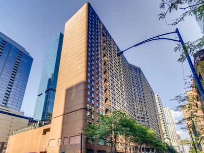 211 E Ohio St APT 2303, Chicago, IL, 60611
