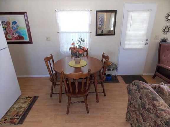 5th image of 11130 Bluebird Dr