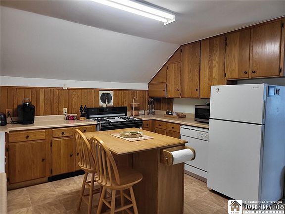 5th image of 107 4th St