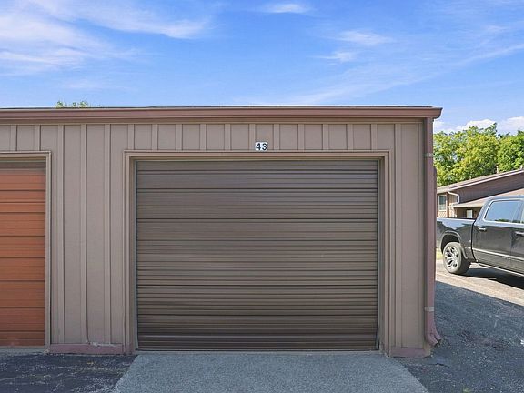 5th image of 1143 48th Ave