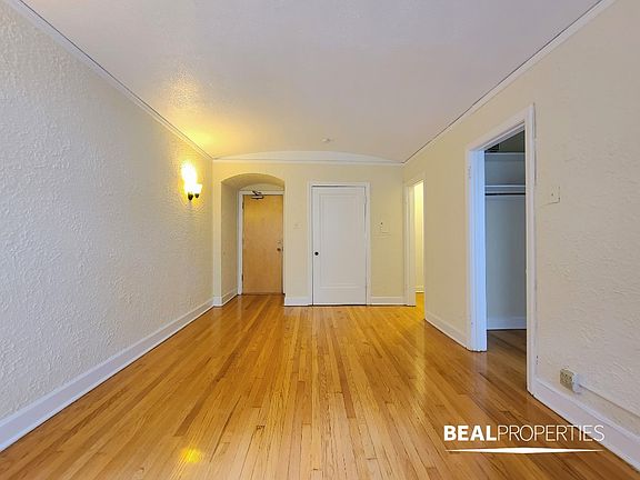 4th image of 536 W Arlington Pl #536317