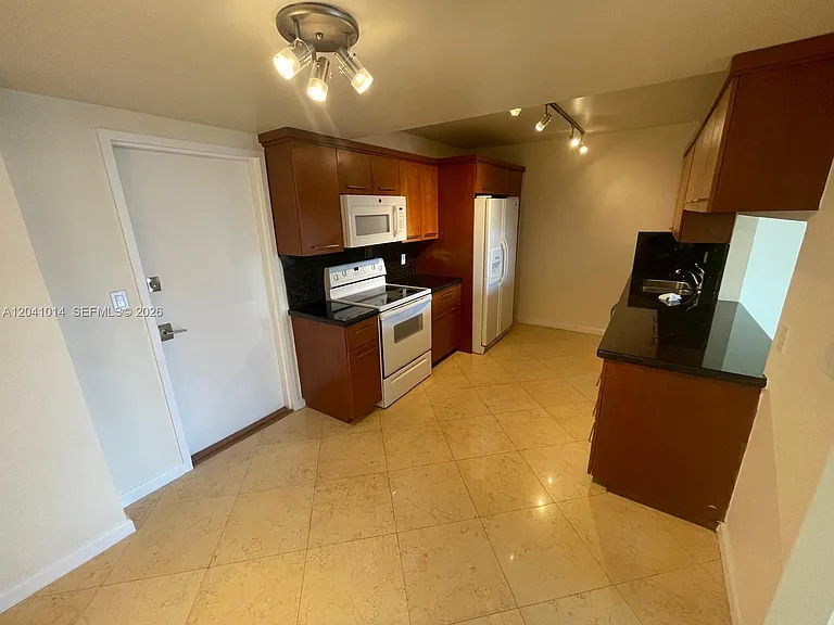 155 Ocean Lane Dr #811 — Photo 9