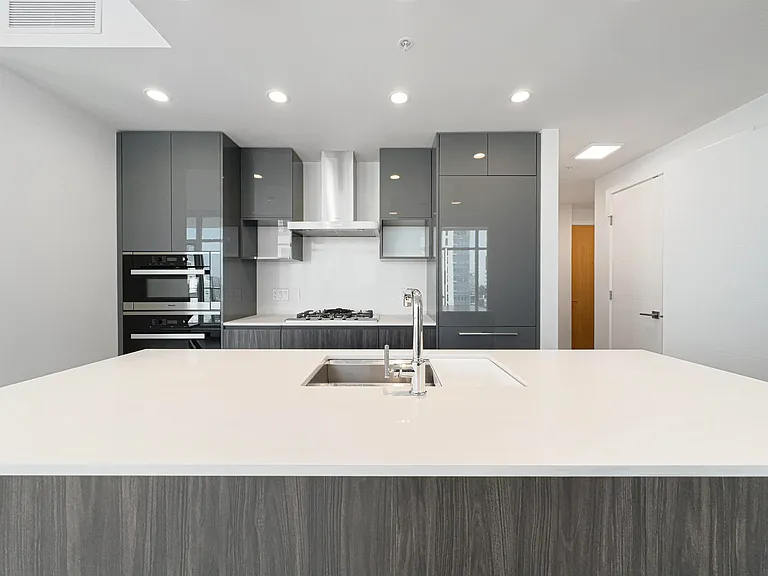 6511 Sussex Ave #19XX — Photo 2