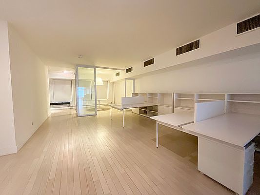 2nd image of 5 E 47th St Floor 4