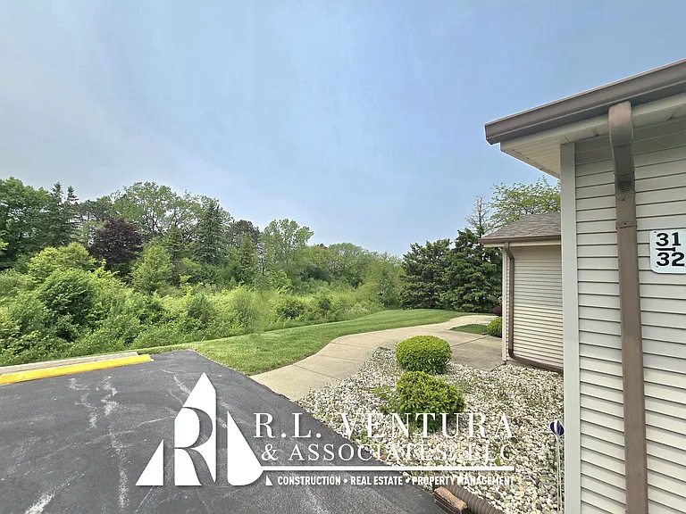 940 Prairie Dr #32 — Photo 3