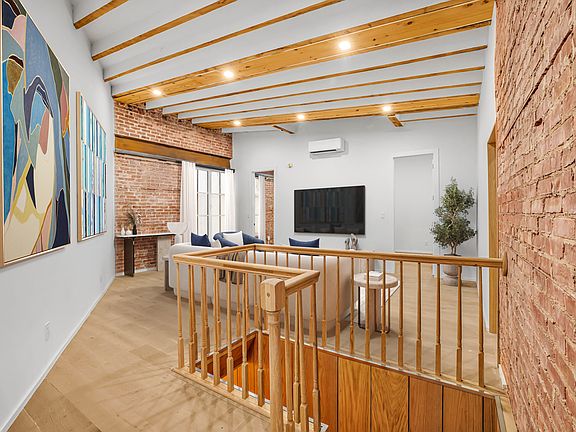 3rd image of 2 W 16th St #Penthouse 2