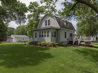 304 7th St SE, Hayfield, MN 55940