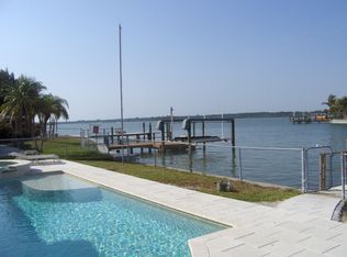 16109 5th St E, Redington Beach, FL 33708